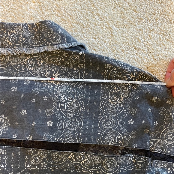 POL Black Paisley Lightweight Cotton Top (or worn as a Jacket) - Picture 9 of 13